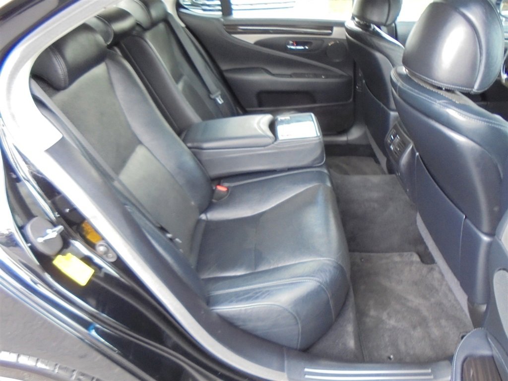 Used 2013 Lexus LS 460 AWD image 25