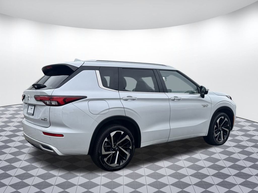 Used 2023 Mitsubishi Outlander SEL image 7