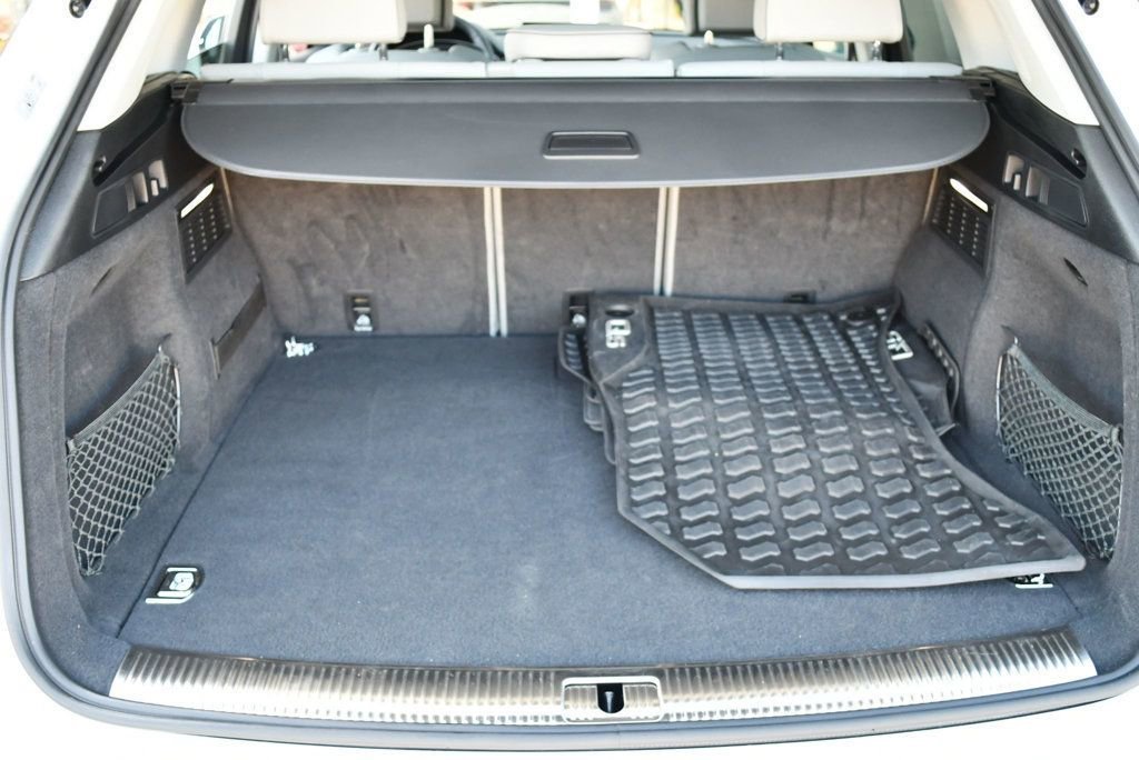 Used 2021 Audi Q5 e Premium Plus w/ Premium Plus Package image 16