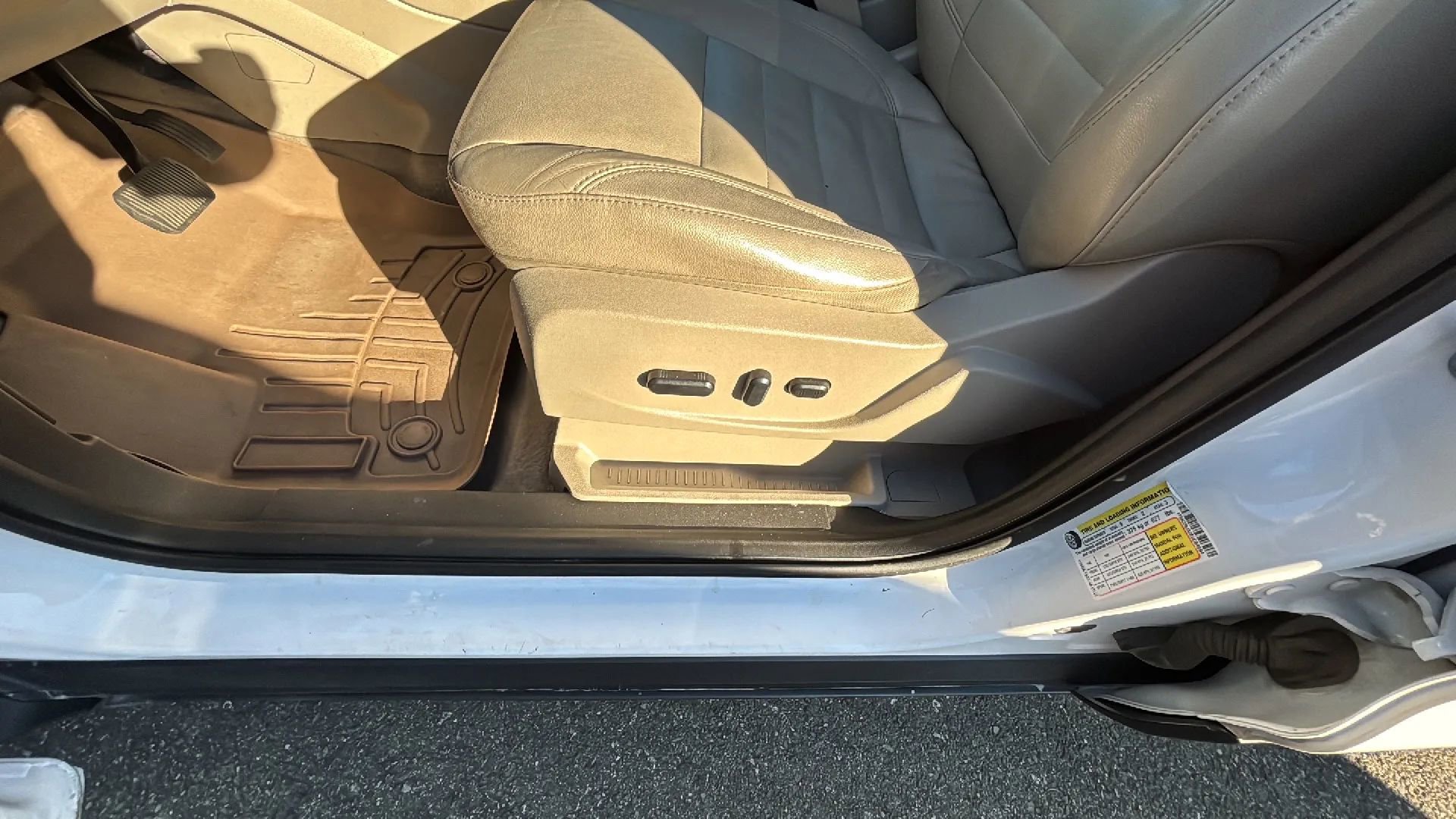 Used 2014 Ford Escape Titanium image 20