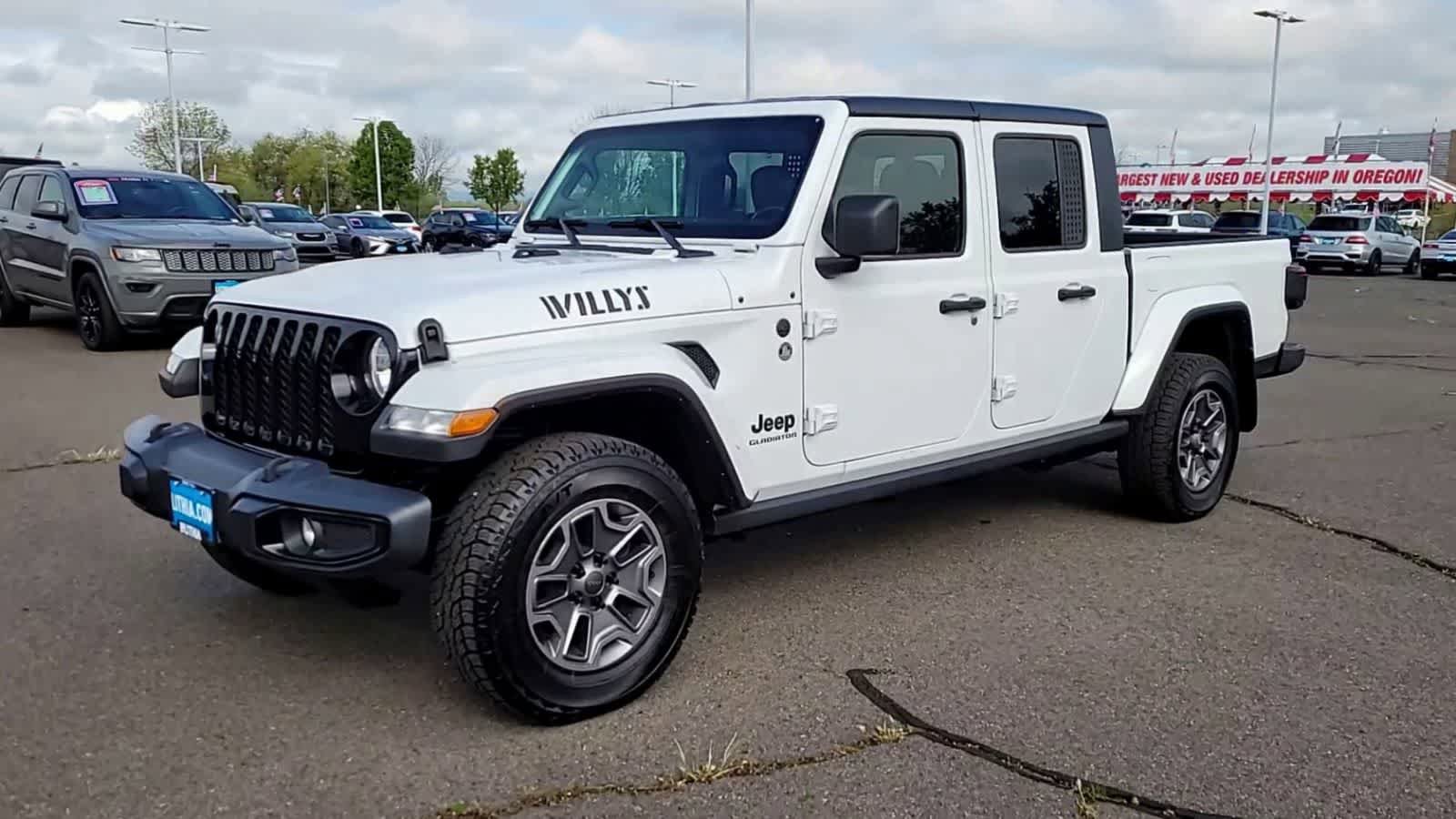 Used 2022 Jeep Gladiator Sport image 4