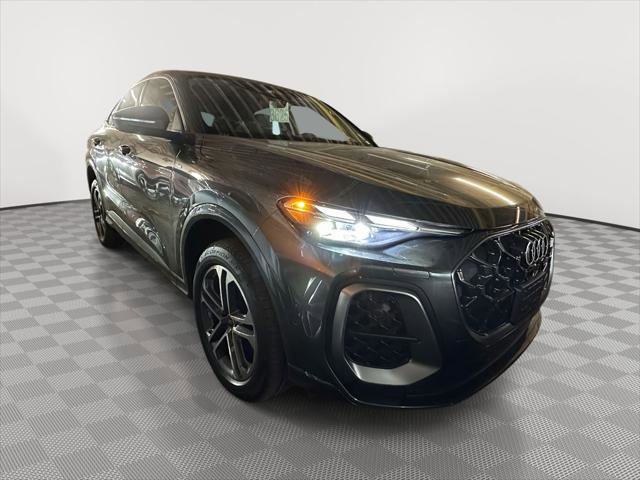 New 2025 Audi Q5 Premium w/ Convenience Package