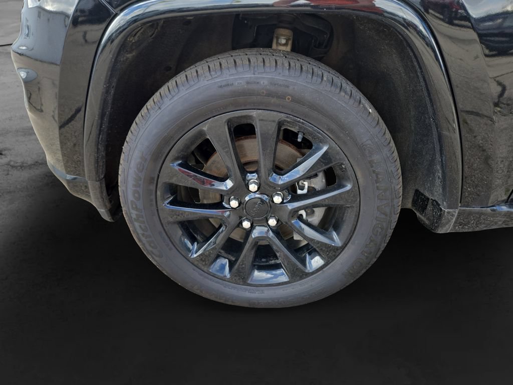 Used 2021 Jeep Grand Cherokee Altitude AWD/4WD image 13
