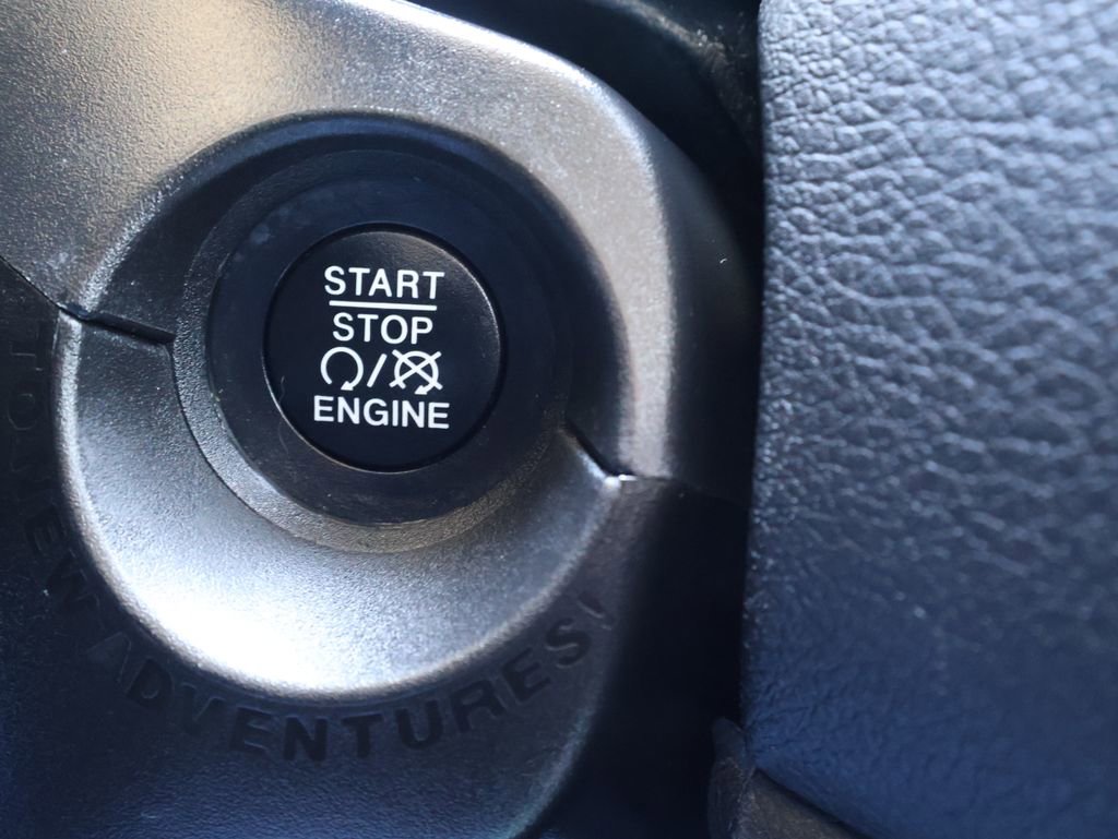 Used 2019 Jeep Renegade Latitude image 18