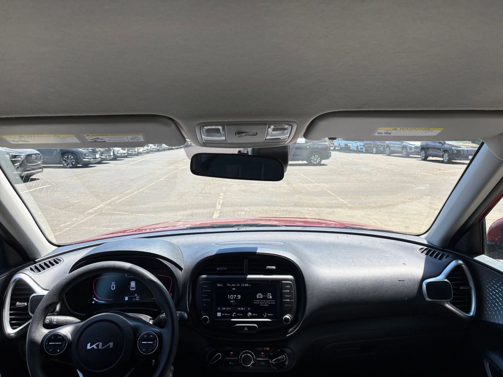 Used 2025 Kia Soul LX w/ LX Technology Package FWD image 31