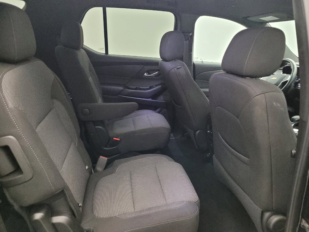 Used 2023 Chevrolet Traverse LT w/ LPO, Cargo Package AWD/4WD image 19