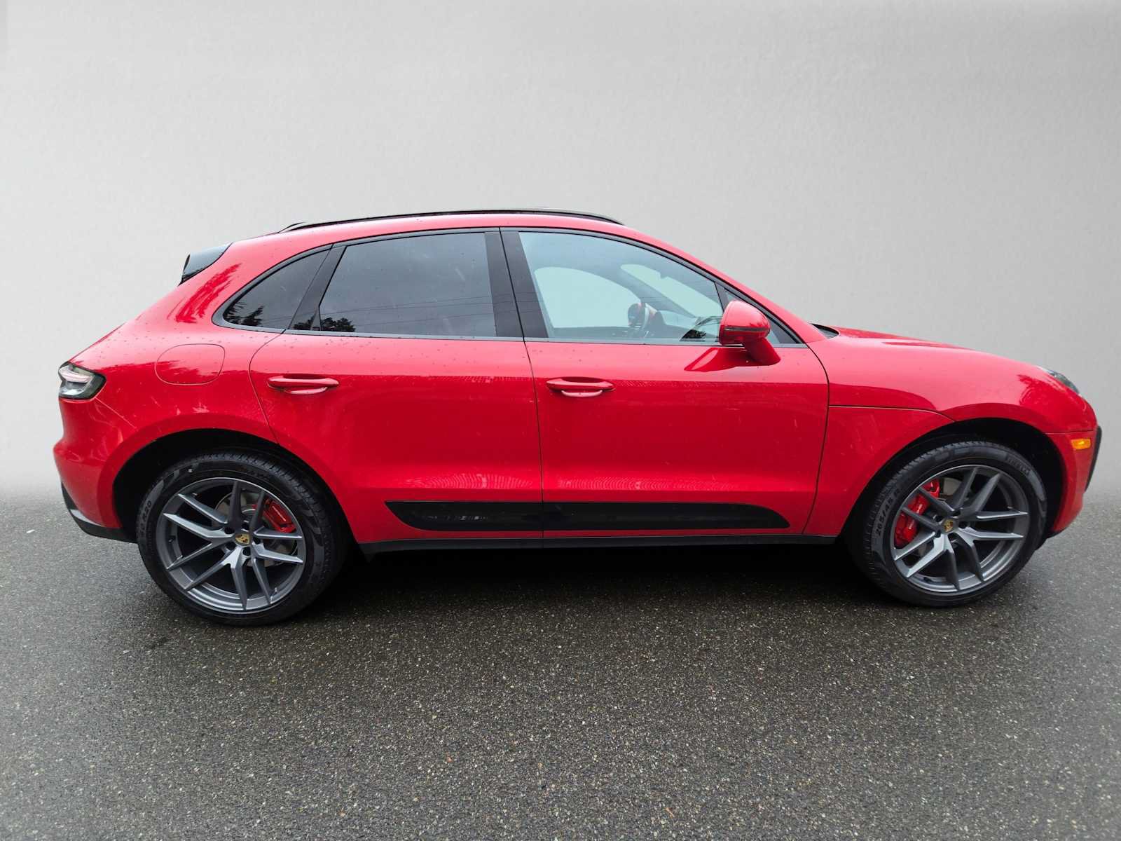 Used 2023 Porsche Macan S AWD/4WD image 2