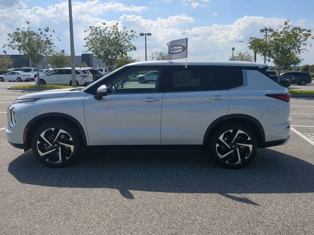 Used 2024 Mitsubishi Outlander SE image 7