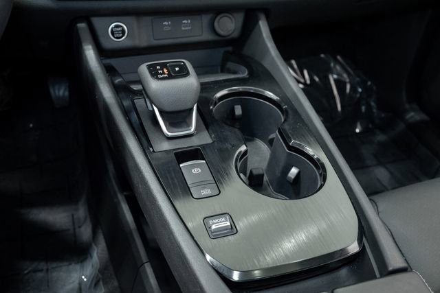 Used 2023 Nissan Rogue SV w/ SV Premium B Package image 19