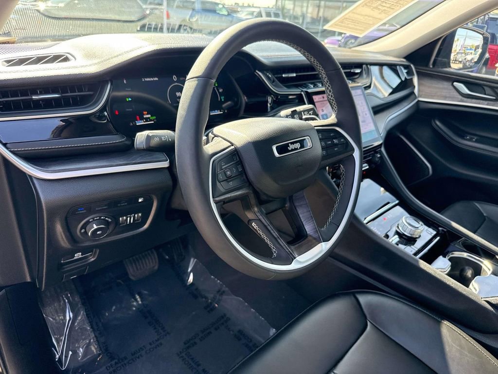 Used 2023 Jeep Grand Cherokee 4WD 4xe image 37