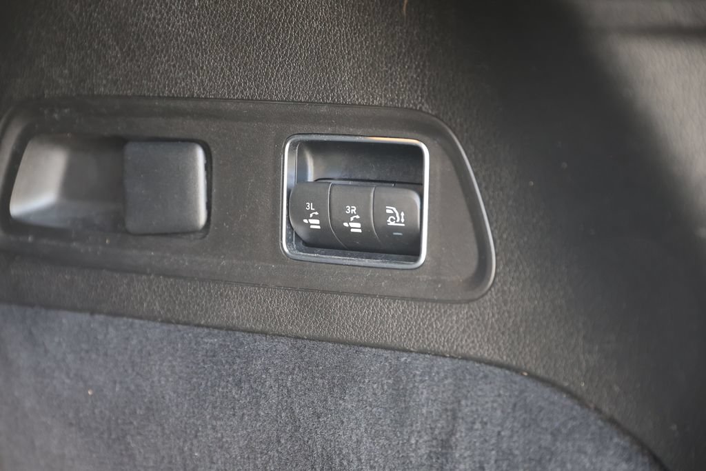 Used 2021 Mercedes-Benz GLS 450 4MATIC image 11