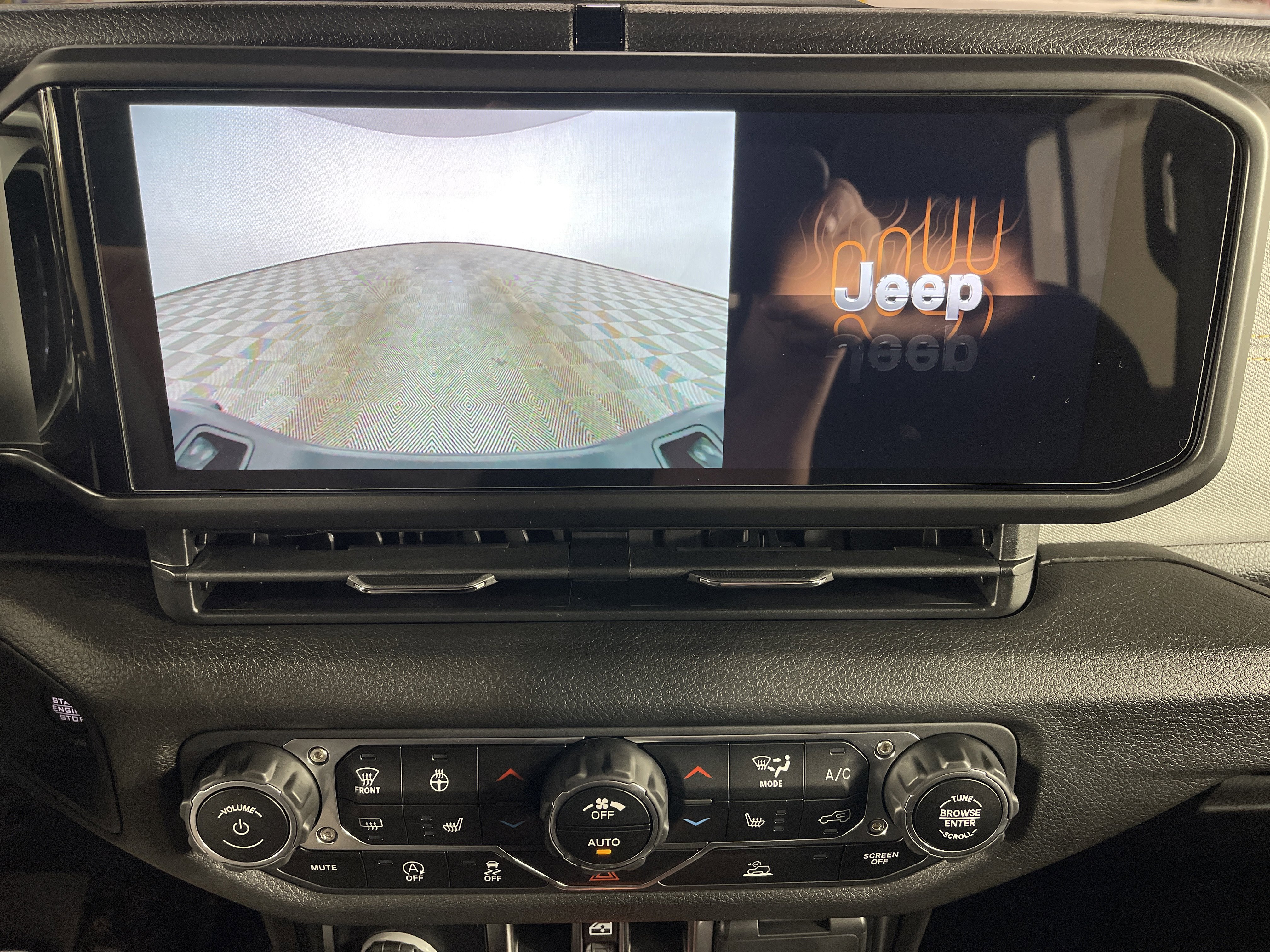 Used 2025 Jeep Gladiator Sport image 23