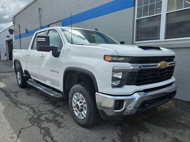 Used 2025 Chevrolet Silverado 2500 LT w/ Convenience Package AWD/4WD image 5