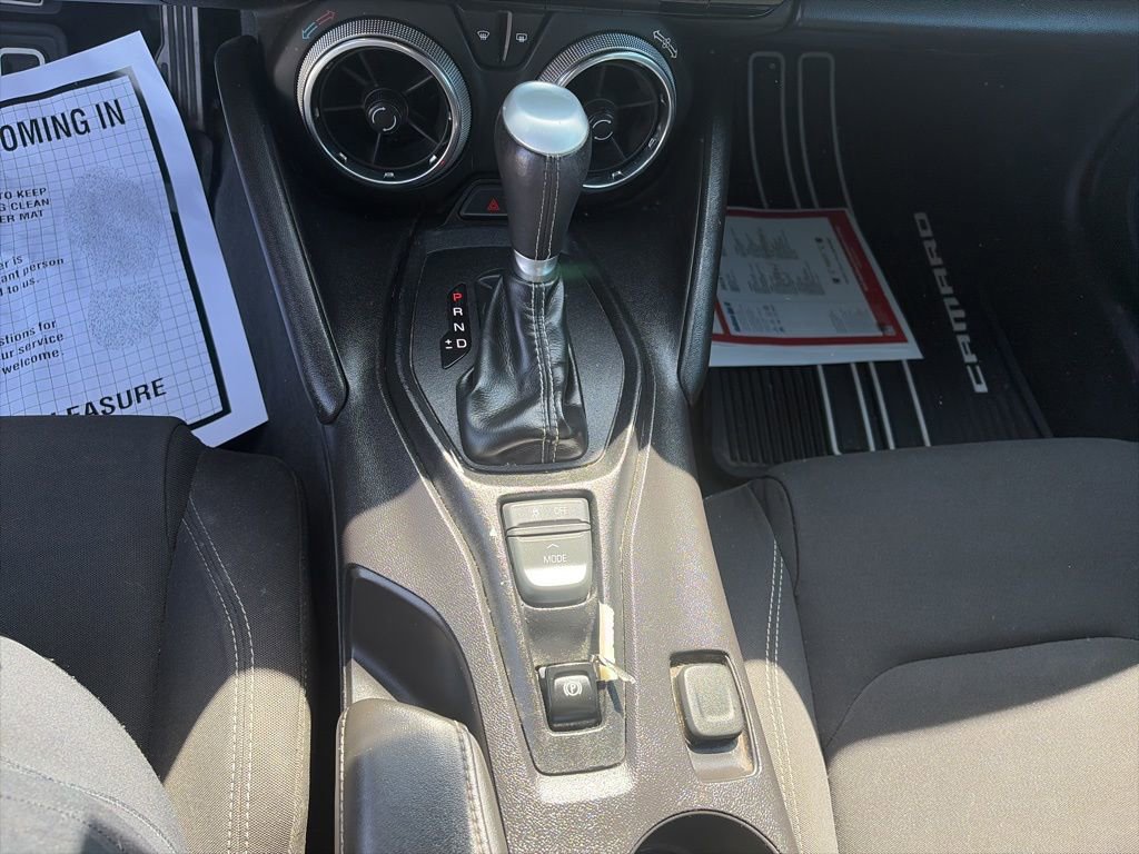 Used 2016 Chevrolet Camaro LT RWD image 17
