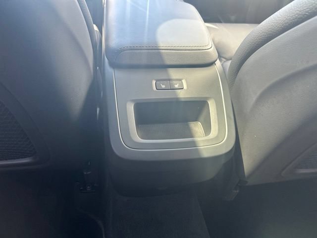 Certified 2025 Volvo XC60 B5 Plus AWD/4WD image 18