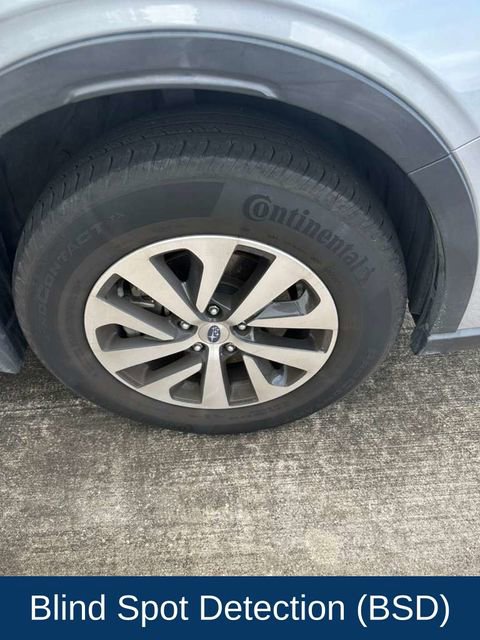 Used 2022 Subaru Outback Premium image 11