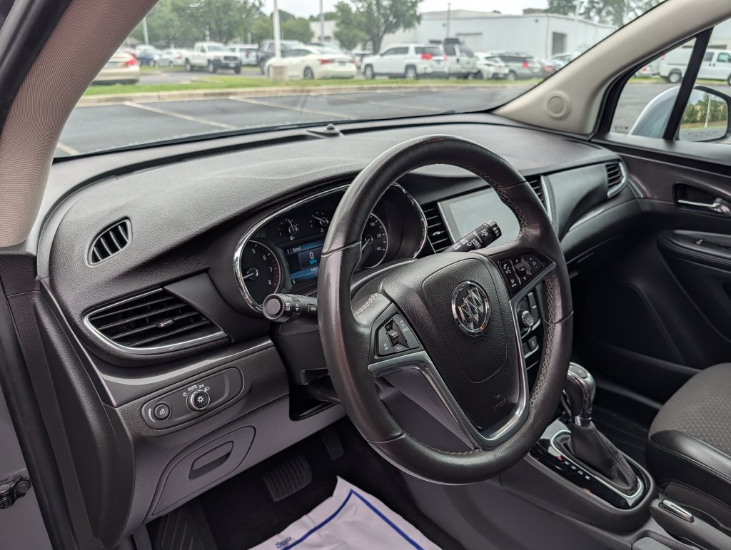 Used 2020 Buick Encore Preferred FWD image 18