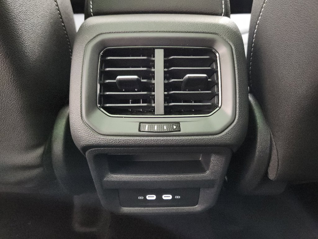 New 2026 Volkswagen Taos SEL image 31