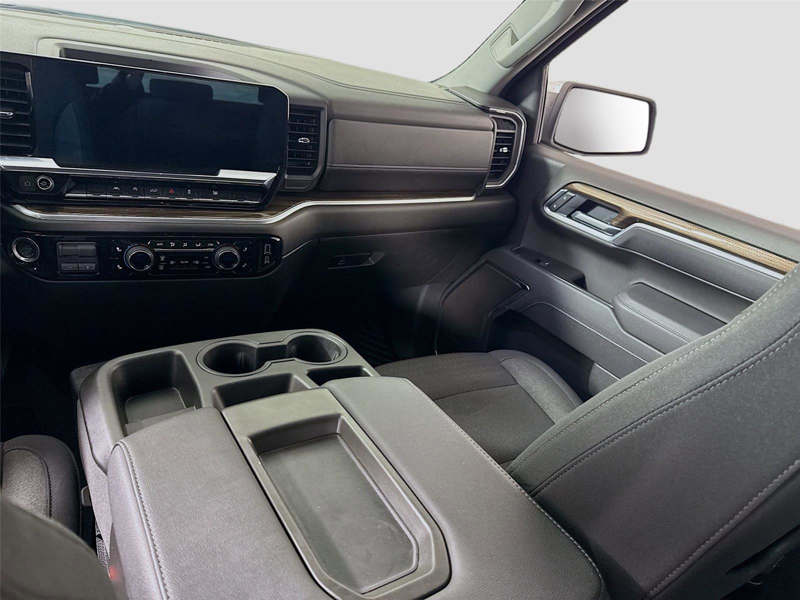 Used 2025 Chevrolet Silverado 1500 LT image 16