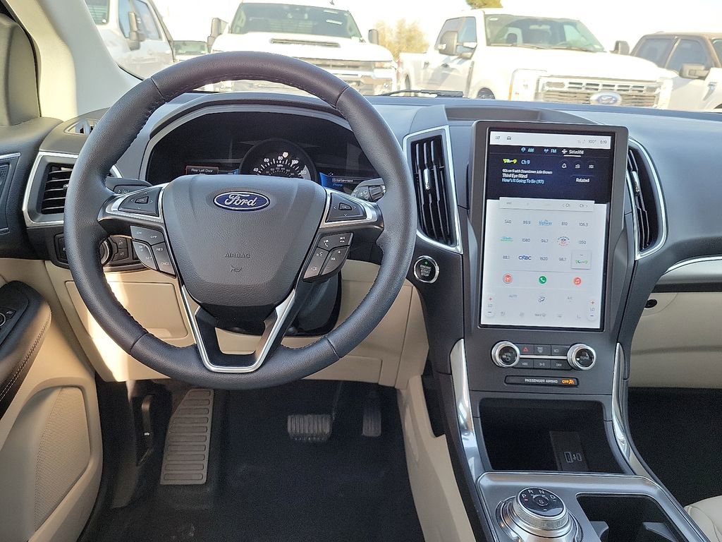 Used 2024 Ford Edge Titanium image 17