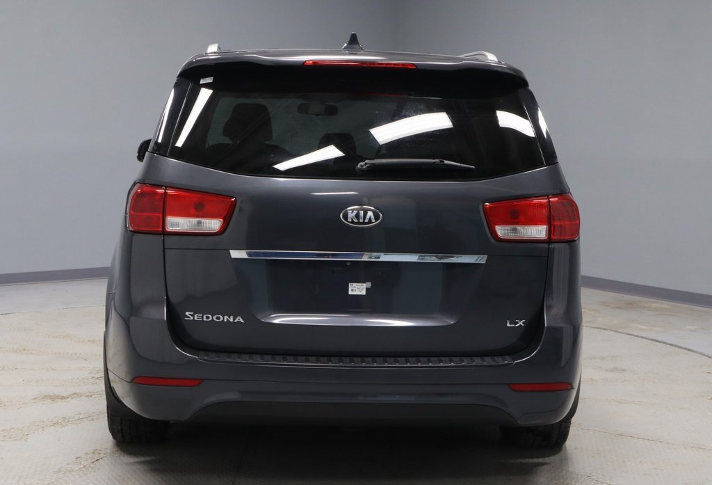 Used 2016 Kia Sedona LX image 8