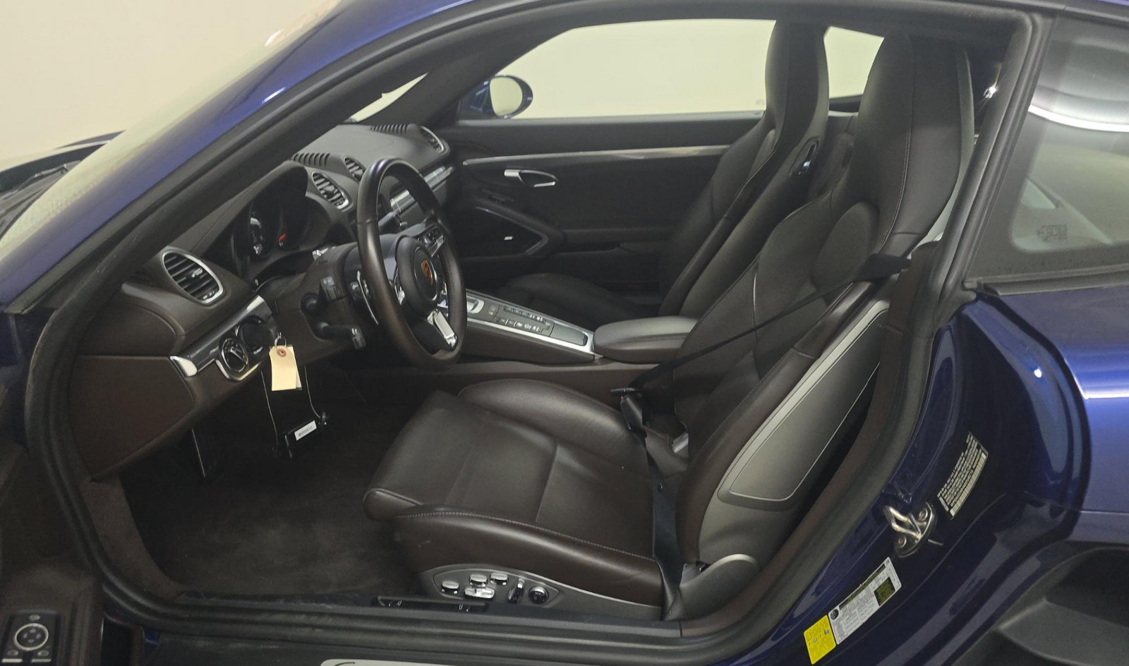 Used 2022 Porsche 718 Cayman GTS w/ Premium Package RWD image 2