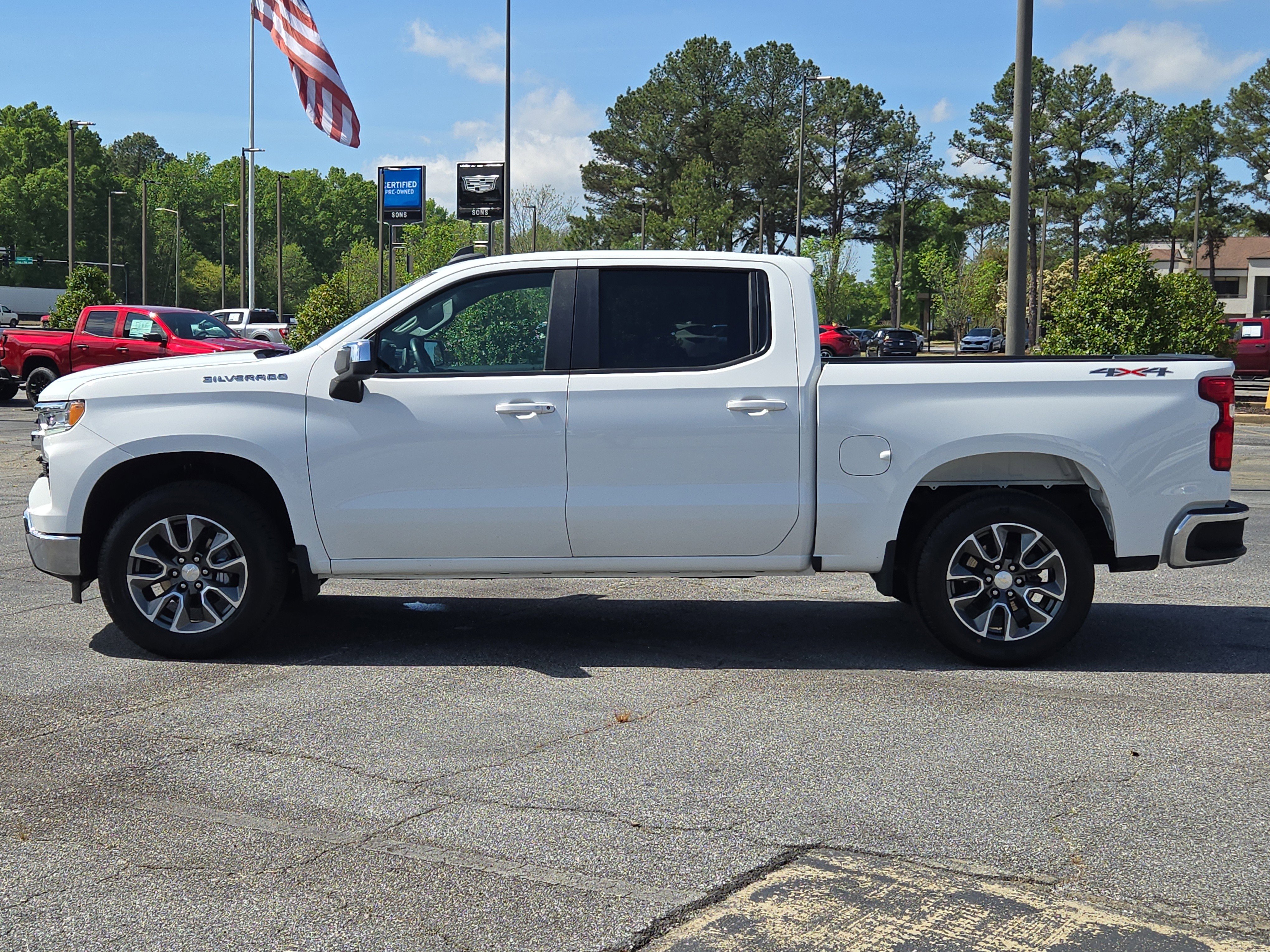 Used 2023 Chevrolet Silverado 1500 LT image 14