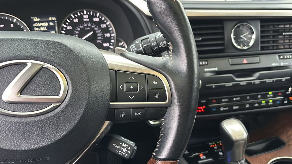 Used 2022 Lexus RX 350L Premium w/ Premium Package image 18