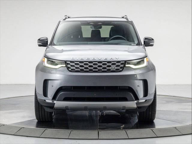 New 2025 Land Rover Discovery S image 8