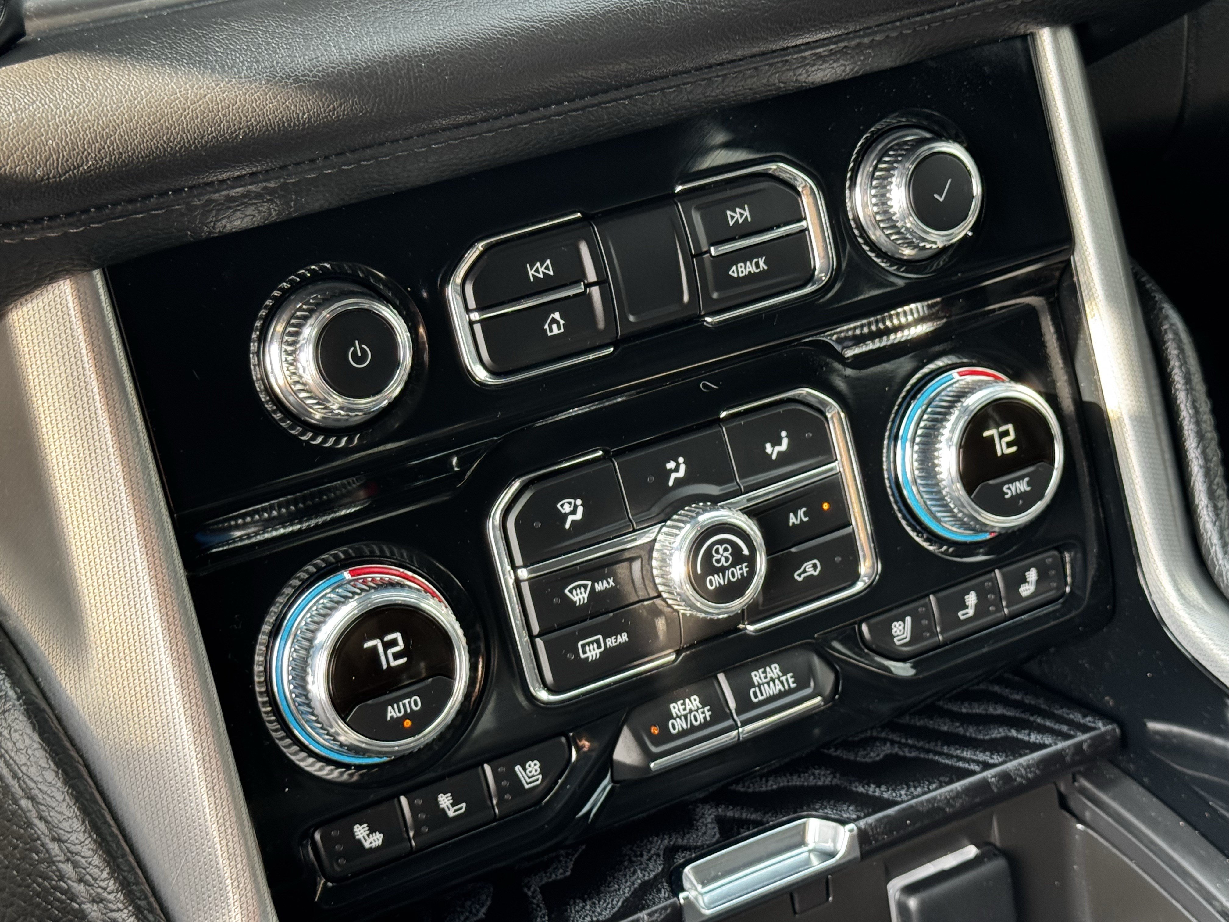 Used 2024 GMC Yukon XL Denali AWD/4WD image 20