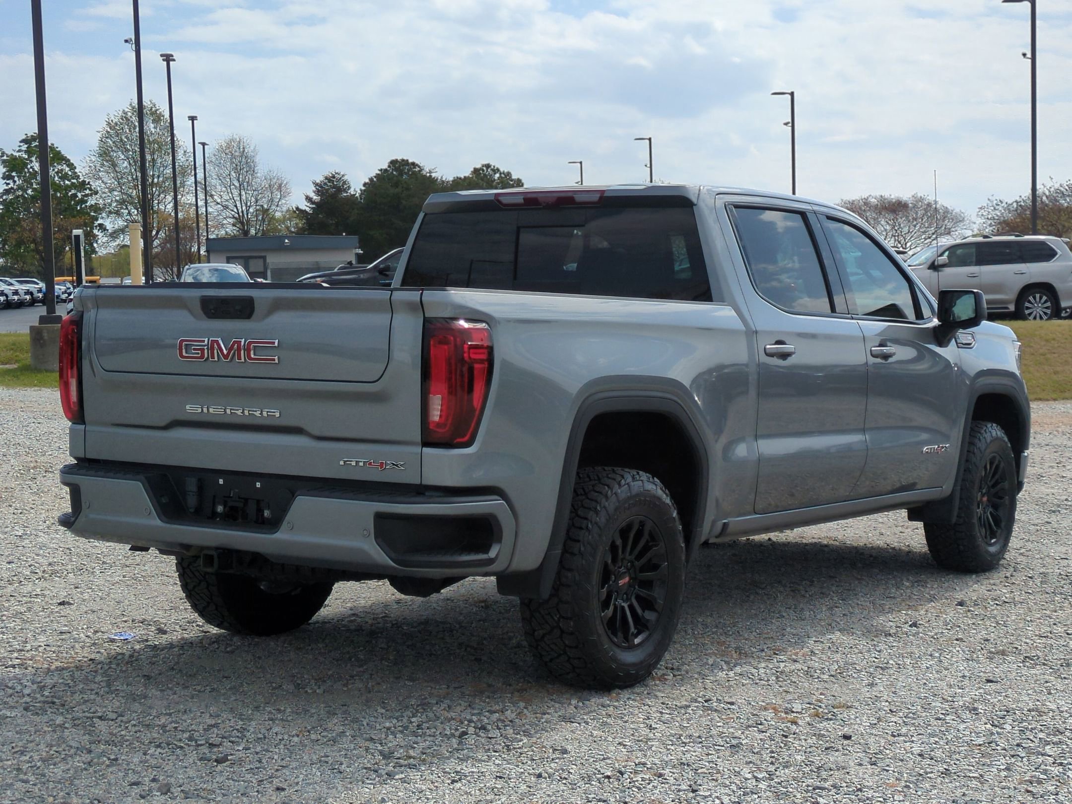 Used 2023 GMC Sierra 1500 AT4X AWD/4WD image 9