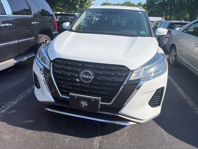 Used 2024 Nissan Kicks SV FWD image 4