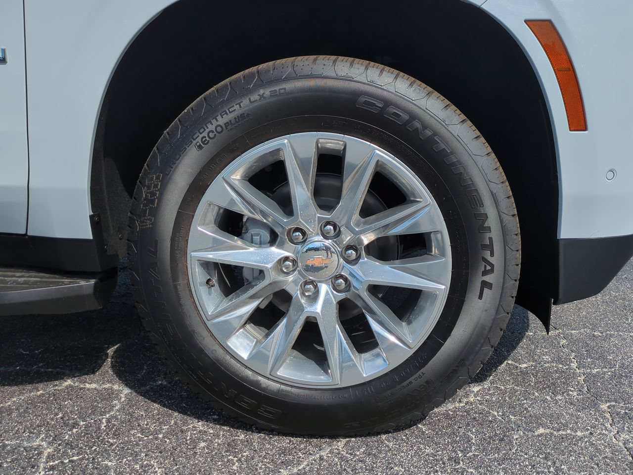 New 2026 Chevrolet Suburban Premier RWD image 11