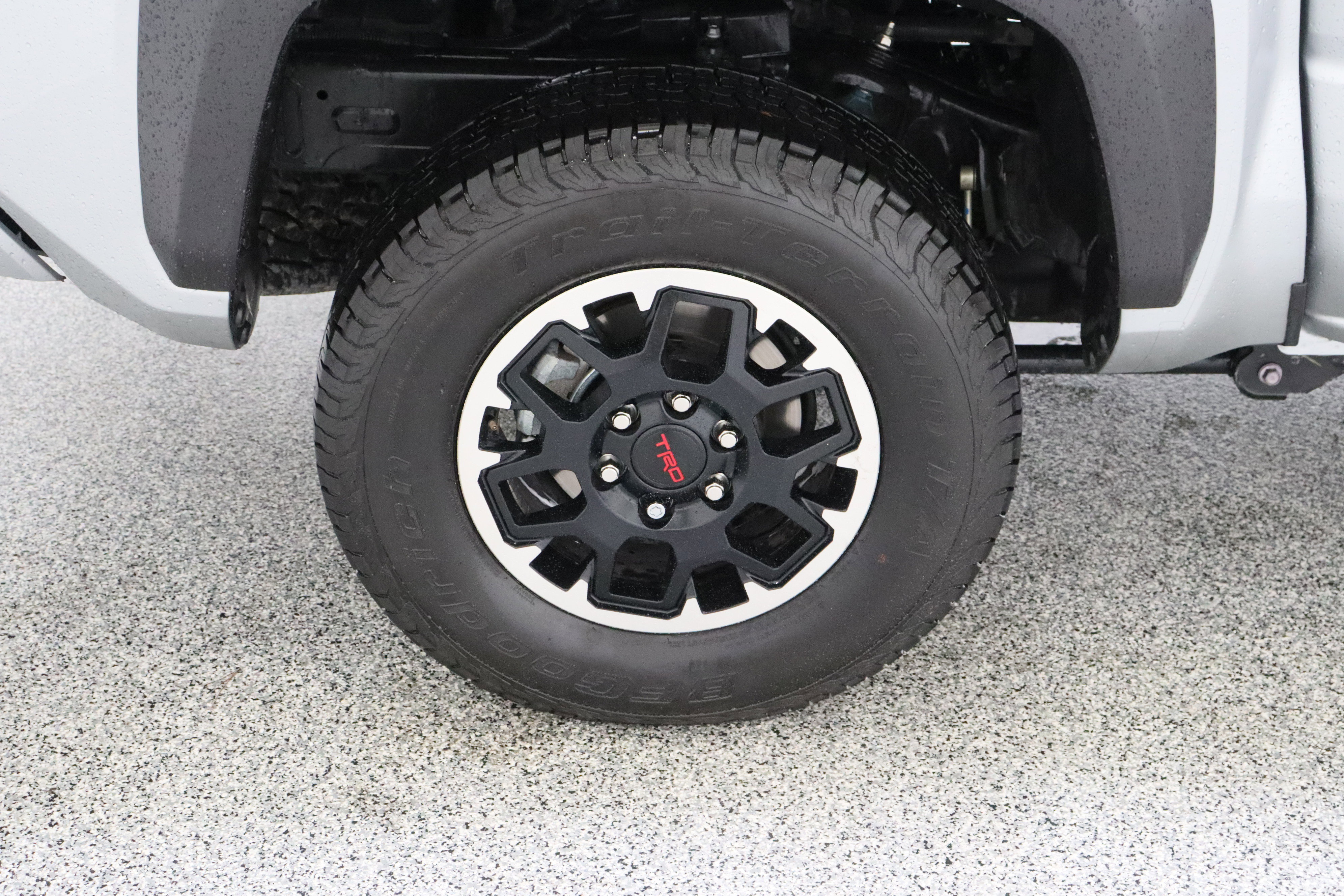 Certified 2025 Toyota Tacoma TRD Off-Road AWD/4WD image 6