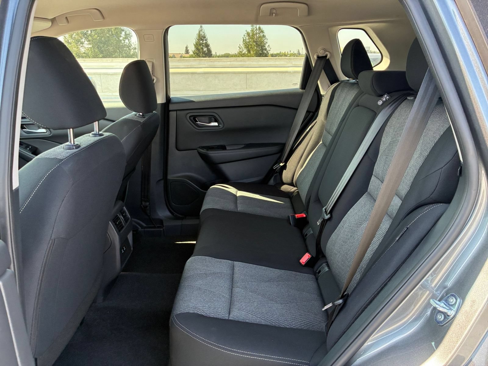 Used 2026 Nissan Rogue SV FWD image 28
