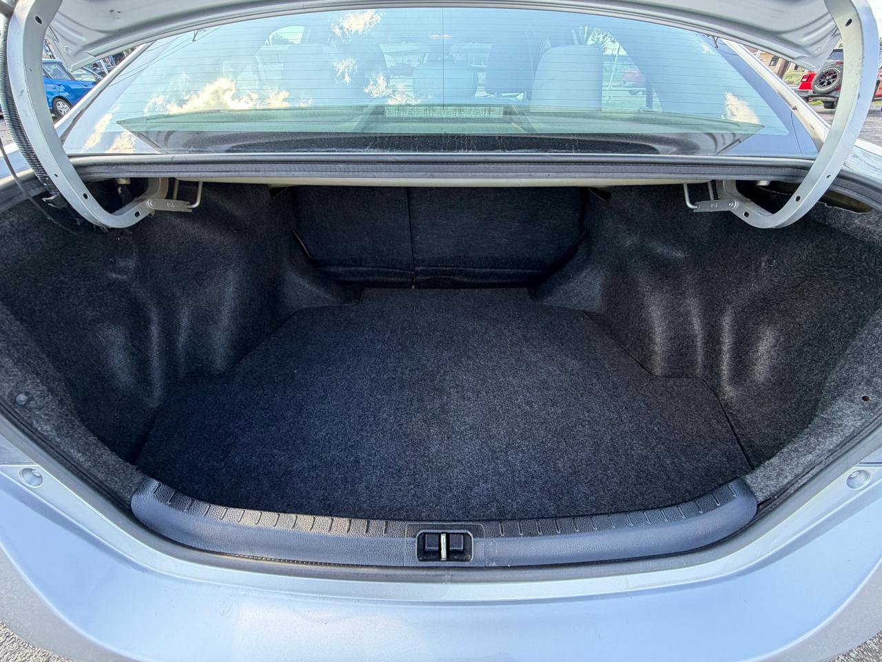 Used 2019 Toyota Corolla LE FWD image 22