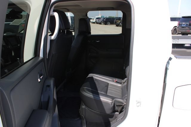 Used 2024 Nissan Frontier SL AWD/4WD image 15