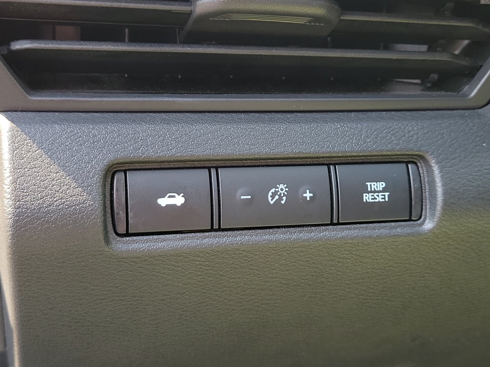 Used 2025 Nissan Altima 2.5 SV FWD image 22
