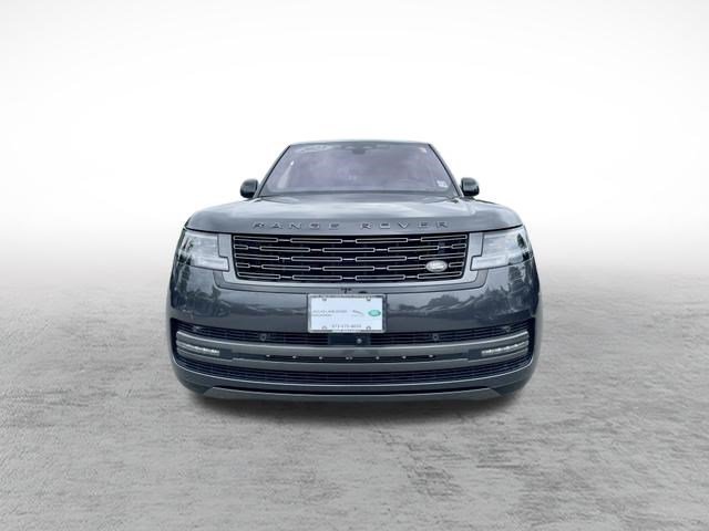 Used 2023 Land Rover Range Rover SE AWD/4WD image 2