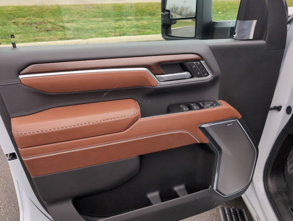 New 2026 GMC Sierra 3500 Denali Ultimate image 15