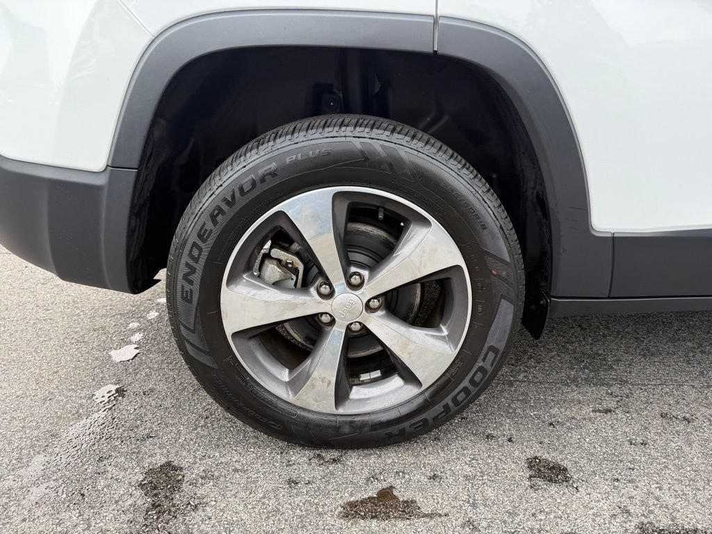 Used 2020 Jeep Cherokee Limited AWD/4WD image 27