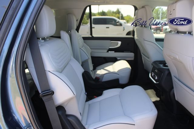 Used 2027 Ford Expedition Platinum w/ Platinum Ultimate Package AWD/4WD image 13