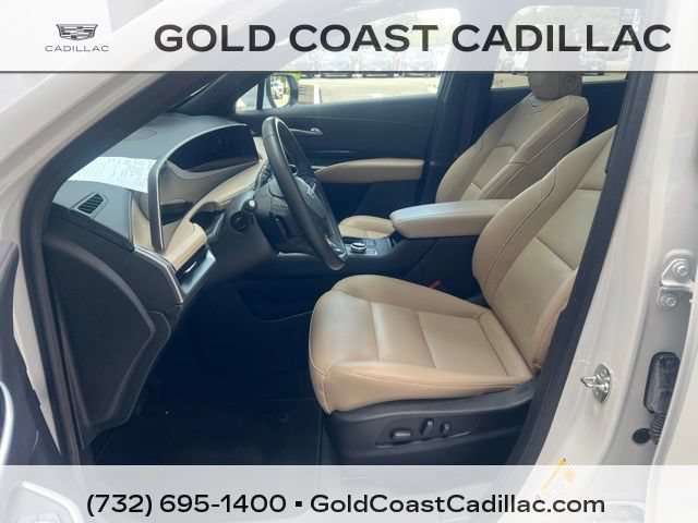 Certified 2024 Cadillac XT4 Luxury w/ Cold Weather Package AWD/4WD image 16