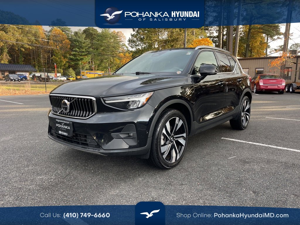 Used 2024 Volvo XC40 B5 Plus w/ Protection Package Premier