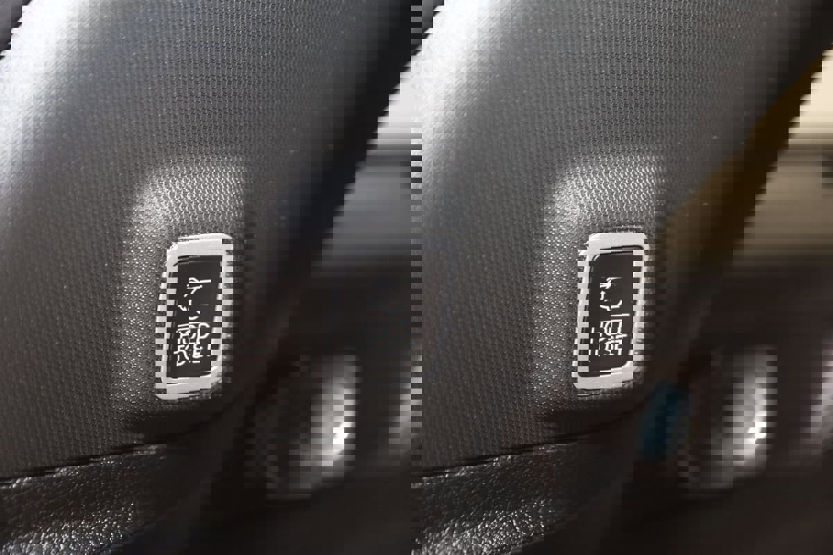 Used 2024 Jeep Grand Cherokee Limited w/ Luxury Tech Group II image 51