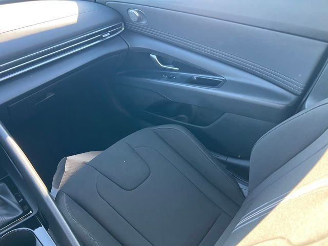 Certified 2025 Hyundai Elantra SEL image 11