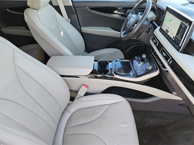 Certified 2022 Lincoln Nautilus Reserve w/ Equipment Group 201A image 14