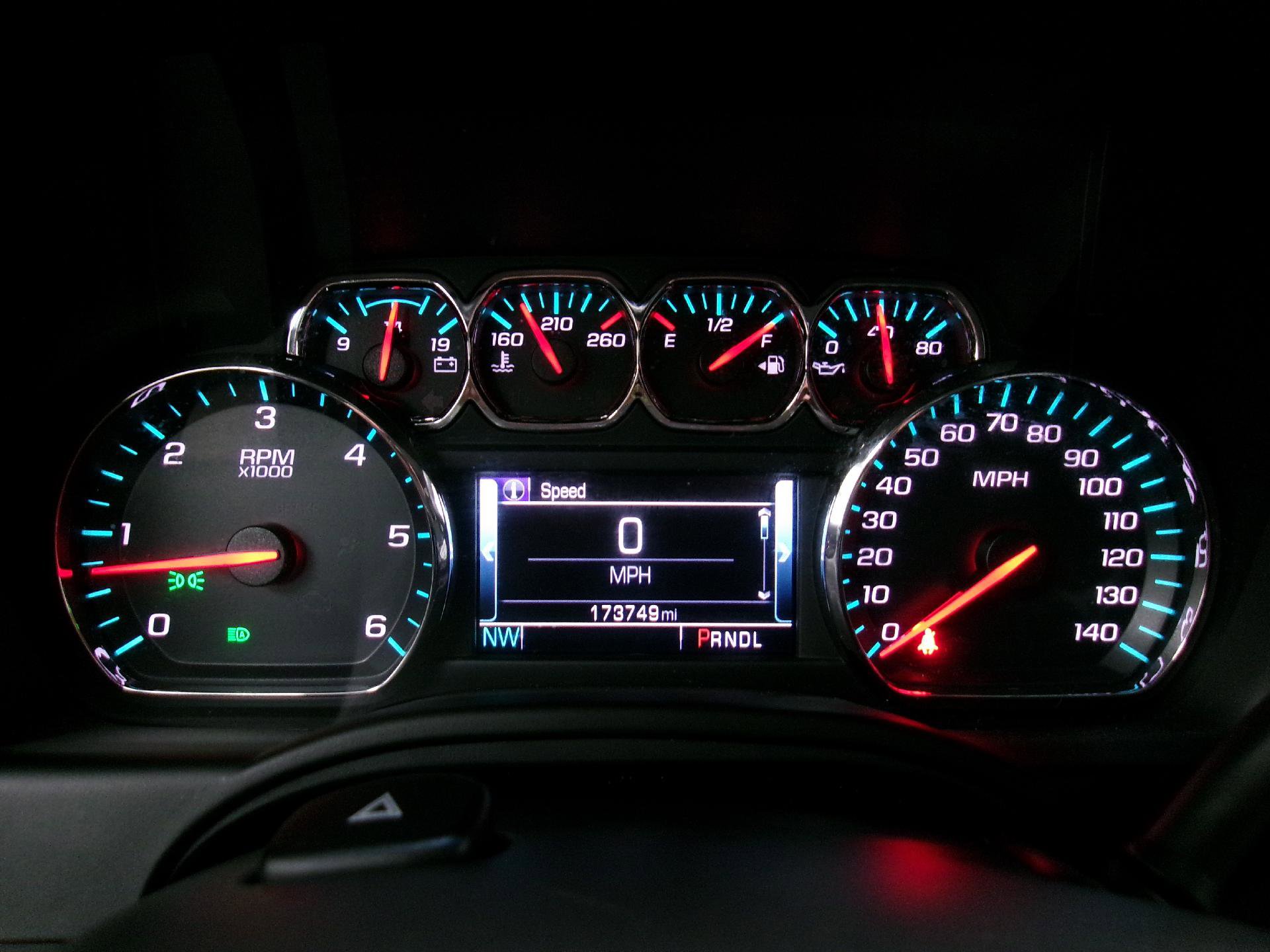 Used 2018 Chevrolet Suburban LT image 8