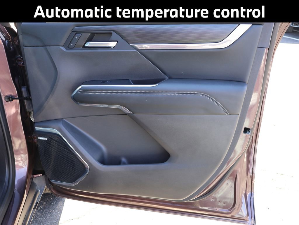 Used 2024 GMC Acadia Elevation w/ Luxury Package image 10