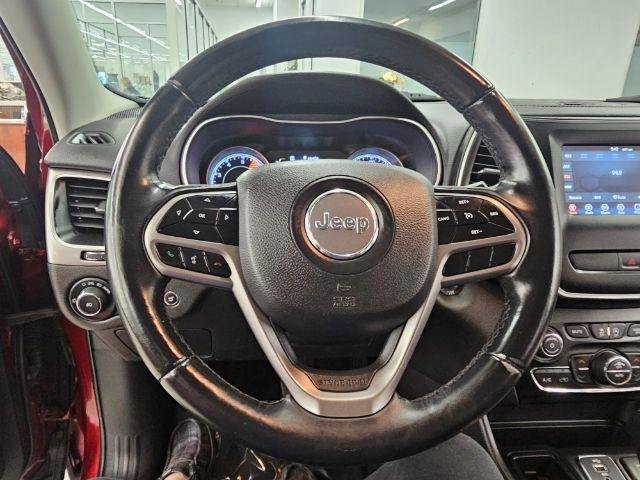 Used 2019 Jeep Cherokee Latitude Plus w/ Comfort/Convenience Group FWD image 10